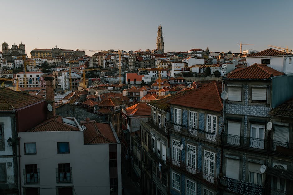 Welke kleding is geschikt om vandaag in porto te dragen?